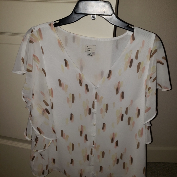 Button down front - Picture 1 of 3